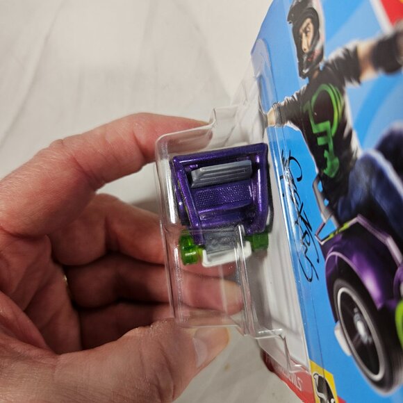 Hot Wheels Aaron Wheelz Fotheringham Wheelie Chair HW Daredevils HCX08-M9C0K - Picture 3 of 5